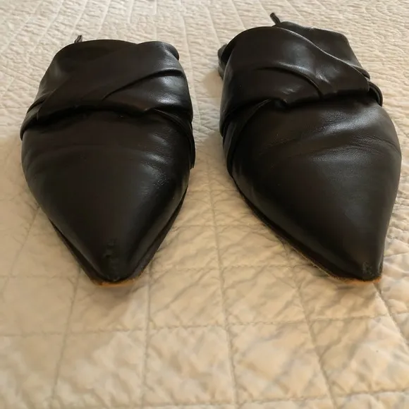 Via Spiga Birgit pointed toe black leather mules. Size 8.5