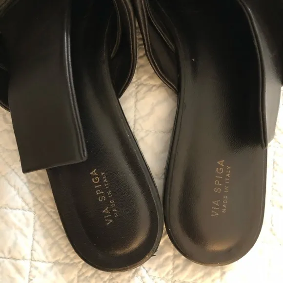 Via Spiga Birgit pointed toe black leather mules. Size 8.5