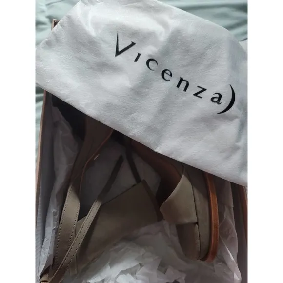 Vicenza Strappy Platform Heels - New - Size 8 (US) (EU 39)