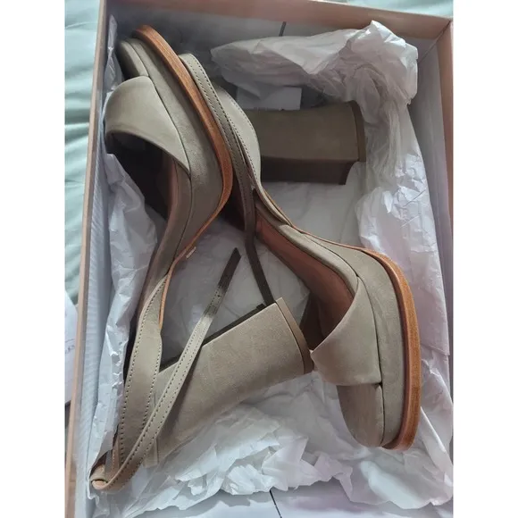 Vicenza Strappy Platform Heels - New - Size 8 (US) (EU 39)