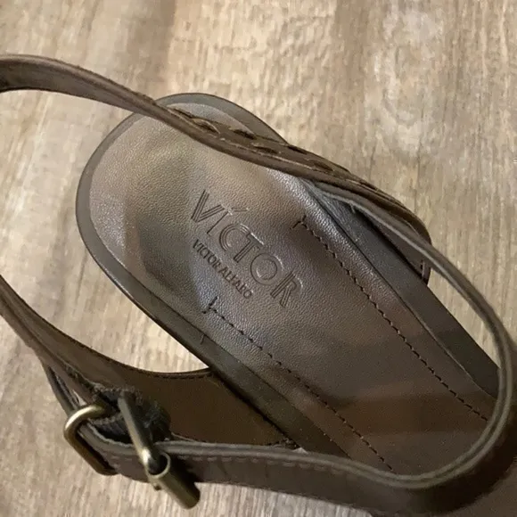 Victor Alfaro brown Genny wedge platform size 9.5