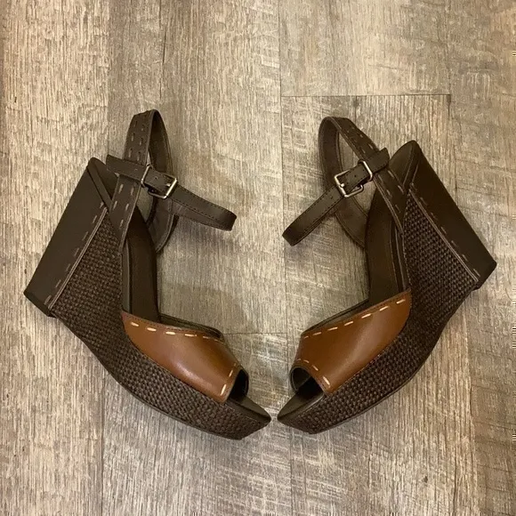 Victor Alfaro brown Genny wedge platform size 9.5
