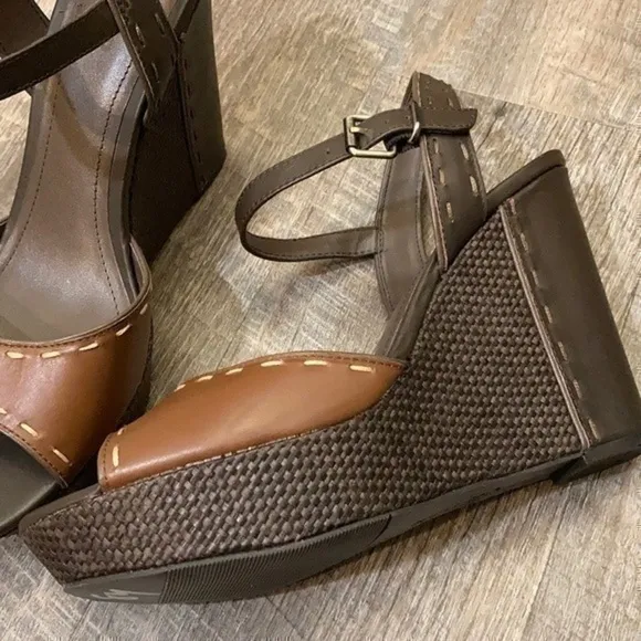 Victor Alfaro brown Genny wedge platform size 9.5