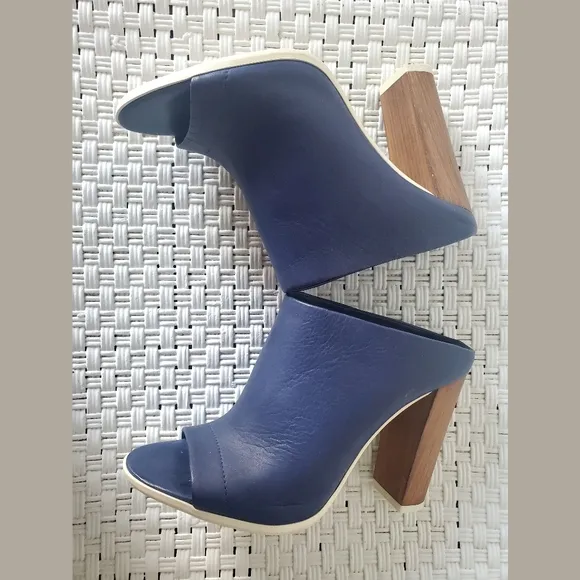 Vince Allison Indigo Slip On Peep Toe Heeled Mules Sz 7