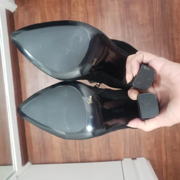 Vince Camuto Amya Black Suede fold over Ankle Bootie NEW size 8