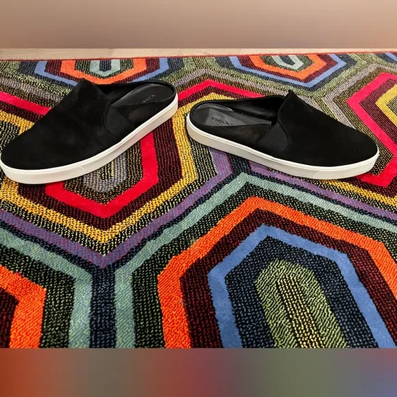 VINCE Slip On Mules in Black Suede, 10M, EUC