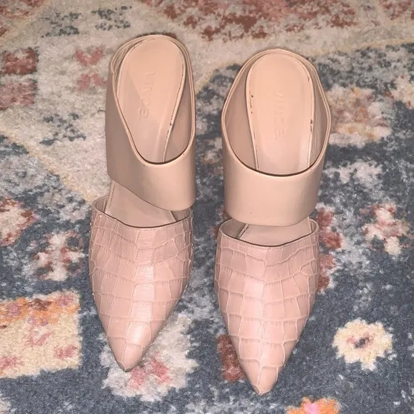Vince Tan Embossed Corrine Pointed Toe Heels Size 9 Croc Look