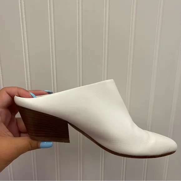 Vince. Vigo Optic White Leather Slip On Mules Sz 8