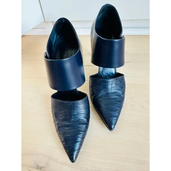 Vince Womens Heels Size 7.5 Navy Corrine Leather Pointed toe Croc Embossed