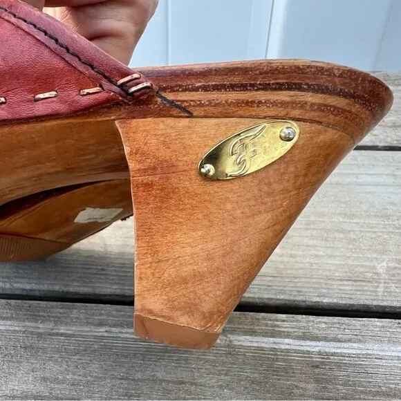 Vintage 70s Fanfares Strawberry Wood Leather Heeled Mule Clogs 6M