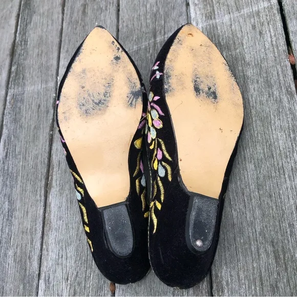 Vintage Black Velvet Metallic Gold Embroidered Ornate Handmade Babouche Mules