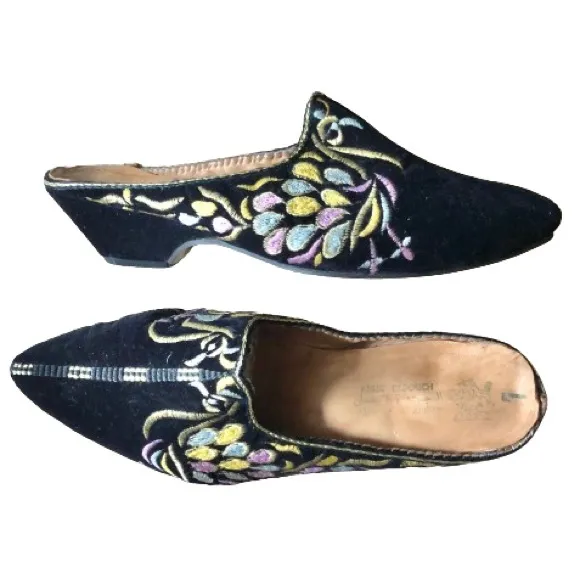 Vintage Black Velvet Metallic Gold Embroidered Ornate Handmade Babouche Mules