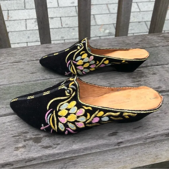 Vintage Black Velvet Metallic Gold Embroidered Ornate Handmade Babouche Mules