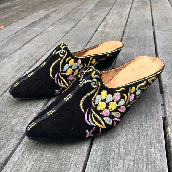 Vintage Black Velvet Metallic Gold Embroidered Ornate Handmade Babouche Mules