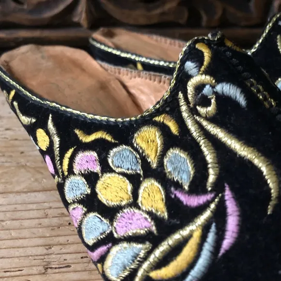 Vintage Black Velvet Metallic Gold Embroidered Ornate Handmade Babouche Mules
