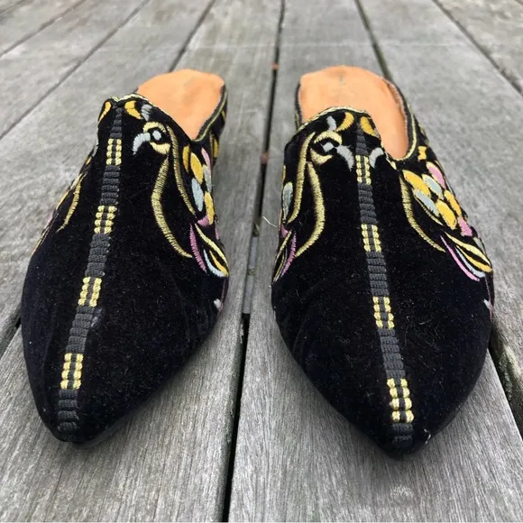 Vintage Black Velvet Metallic Gold Embroidered Ornate Handmade Babouche Mules
