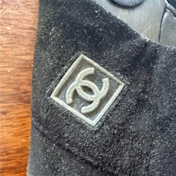 Vintage Chanel black suede mules/clogs 2004 in used condition size 39