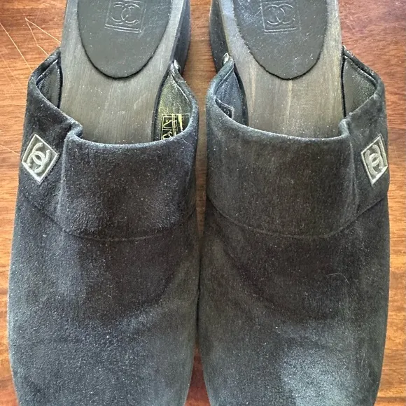 Vintage Chanel black suede mules/clogs 2004 in used condition size 39