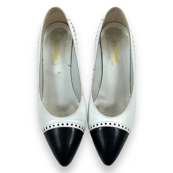 Vintage JACQUELINE FERRAR Italian white black patent leather high heel pumps