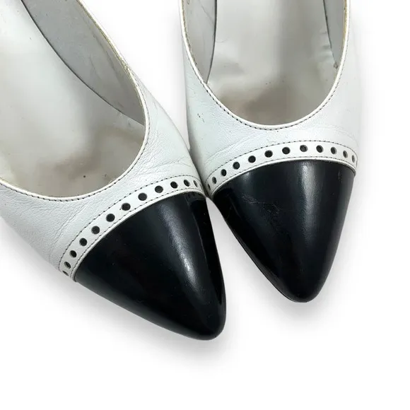 Vintage JACQUELINE FERRAR Italian white black patent leather high heel pumps