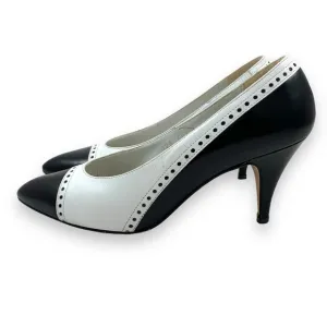 Vintage JACQUELINE FERRAR Italian white black patent leather high heel pumps