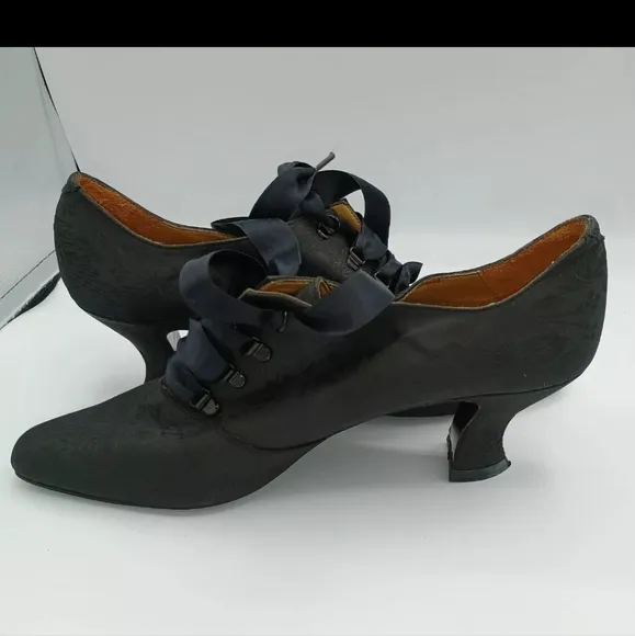 Vintage Kenneth Cole Made In Spain Black Kitten Damask Lace Pointed Witchy 9AA