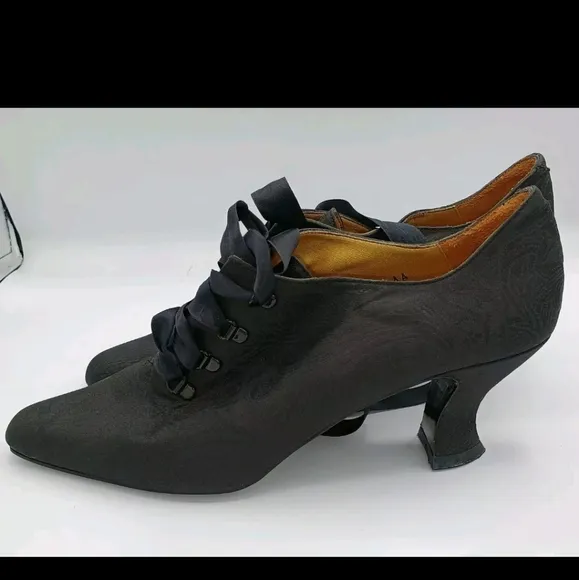Vintage Kenneth Cole Made In Spain Black Kitten Damask Lace Pointed Witchy 9AA