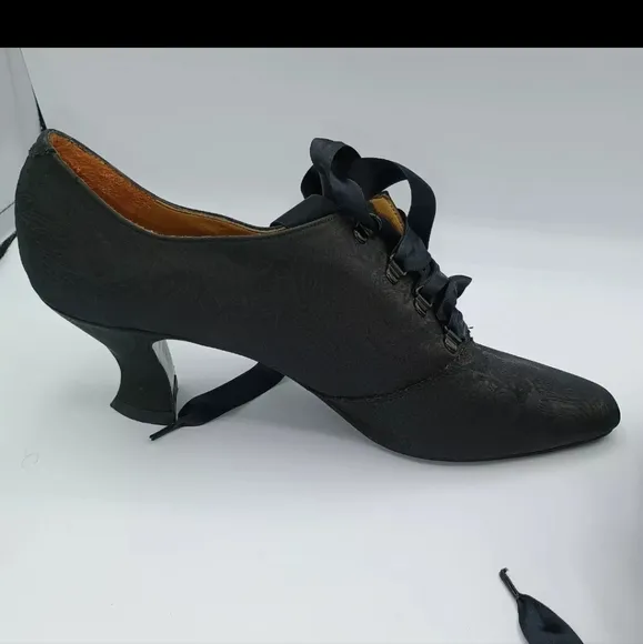 Vintage Kenneth Cole Made In Spain Black Kitten Damask Lace Pointed Witchy 9AA