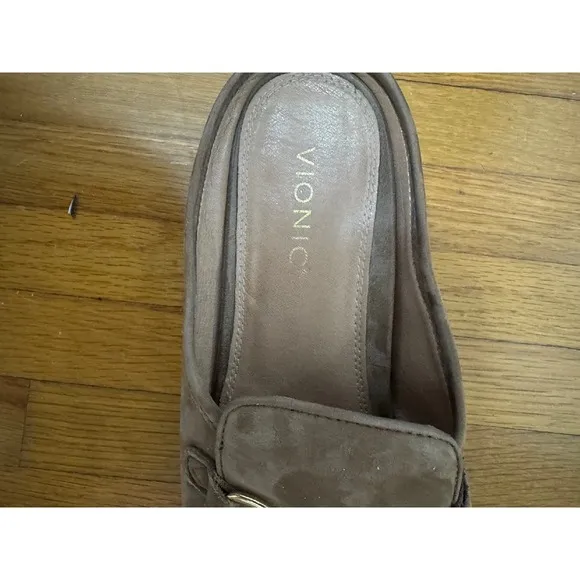Vionic Suede Mules / Clogs