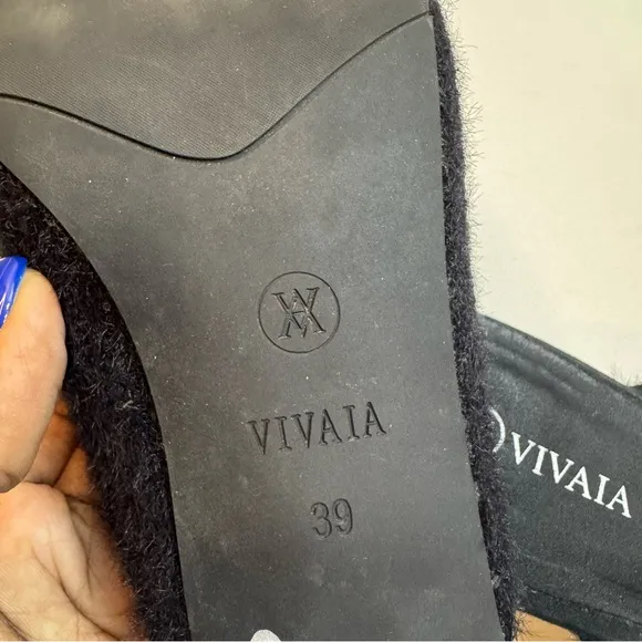 VIVAIA Pointed Toe Black Fuzzy Heeled Mules