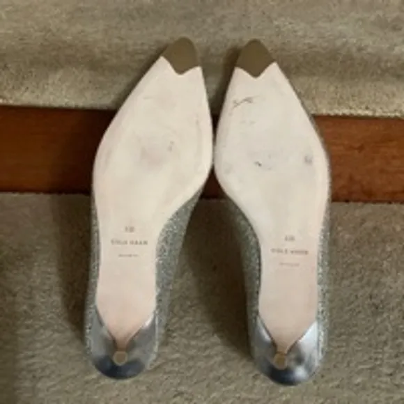 Women's Cole Haan Silver Glitter Pointed Toe Kitten Heel Pumps Size 8B Like New