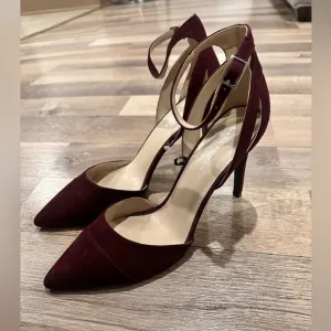 Women’s Mark Fisher Suede Maroon Heels Size 8.5 With Ankle Strap NWOT
