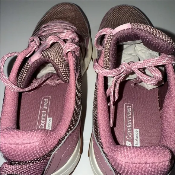 Women's New Balance, WT410V8 Trail Running Shoe Brown Pink Size 6.5 Brand New!!