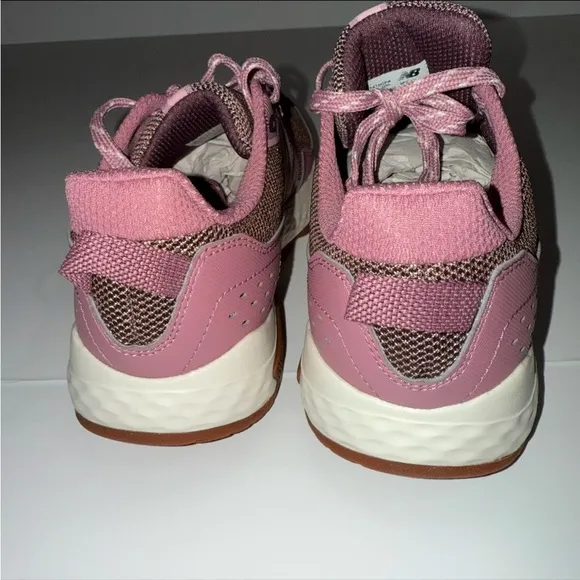 Women's New Balance, WT410V8 Trail Running Shoe Brown Pink Size 6.5 Brand New!!