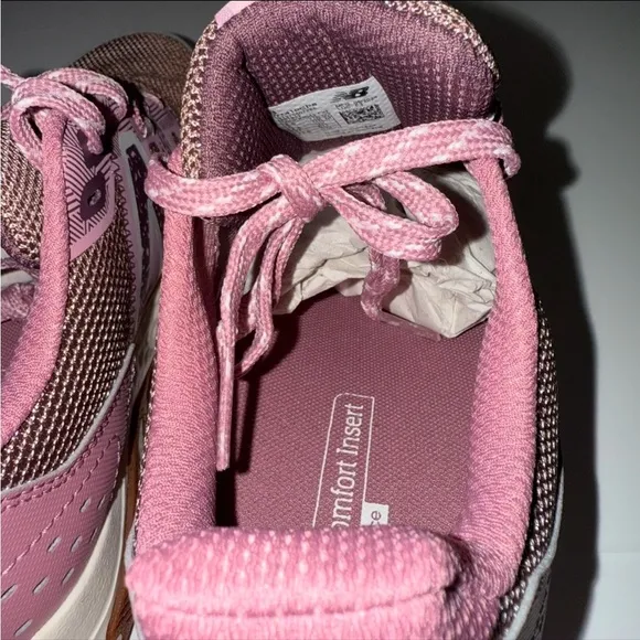 Women's New Balance, WT410V8 Trail Running Shoe Brown Pink Size 6.5 Brand New!!