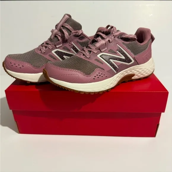 Women's New Balance, WT410V8 Trail Running Shoe Brown Pink Size 6.5 Brand New!!