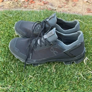 Women’s On CloudVenture Peak Trail Shoes sz 8.5
