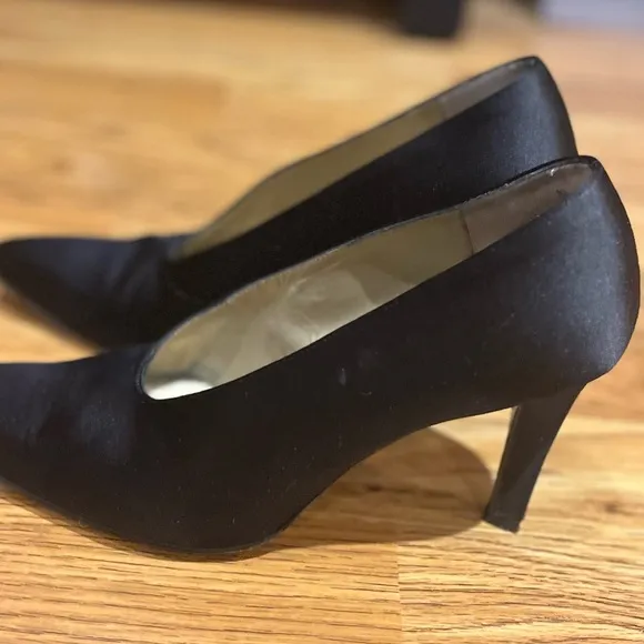 Yves Saint Laurent Paris Black Satin Pumps Heels  Size 7