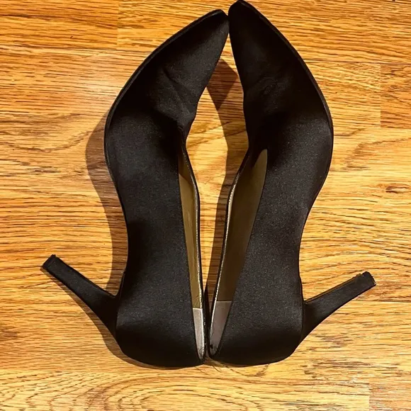 Yves Saint Laurent Paris Black Satin Pumps Heels  Size 7