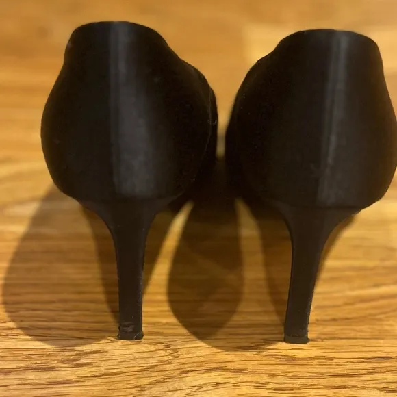 Yves Saint Laurent Paris Black Satin Pumps Heels  Size 7