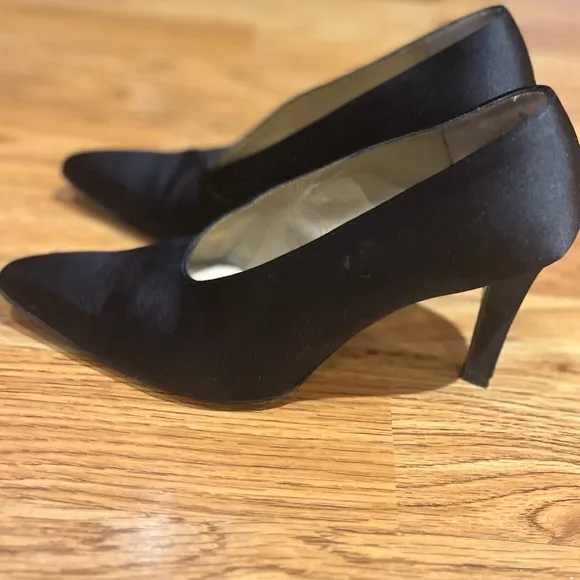 Yves Saint Laurent Paris Black Satin Pumps Heels  Size 7
