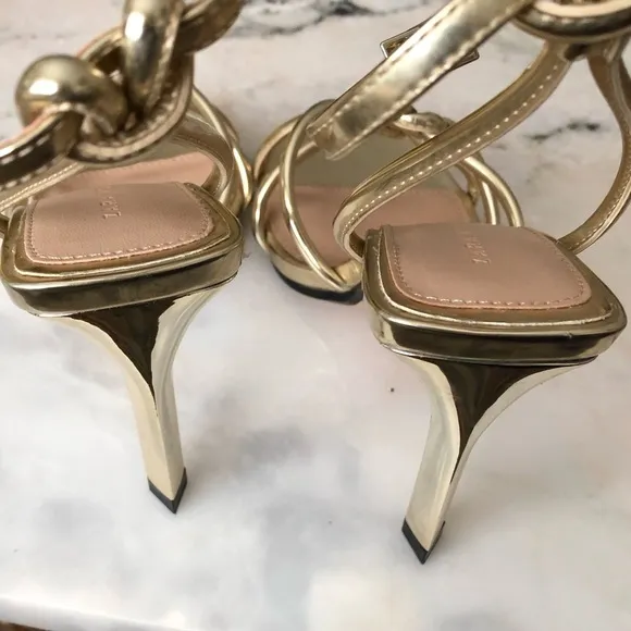 Zara NWOT beautiful gold knot 4” heels size (37) 6.5