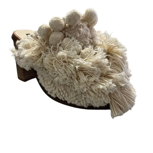 Zara Pom Pom Open Toe Mules Size 35 NWOT