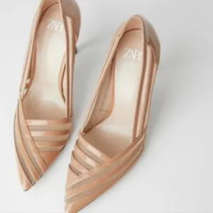 ZARA shoes Beige Black Heels Stripes/Mesh Pointy bloggers favorite