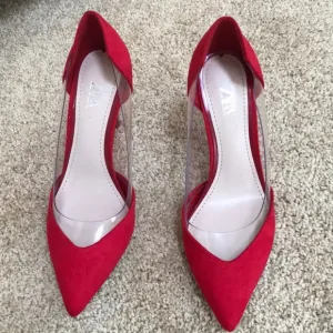 ZARA Size 36 red with vinyl pointed toe heels